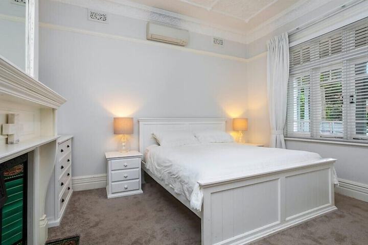 Room 16 of 73