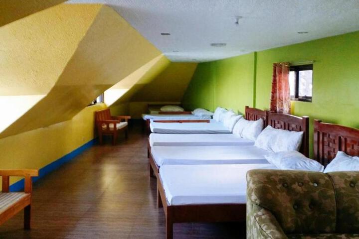RedDoorz Hostel at Baguio Tourist Cabin