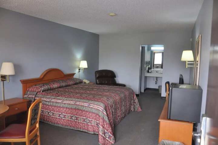 Room 8 of 15