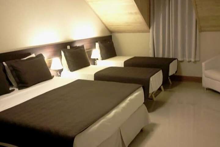 Room 11 of 32