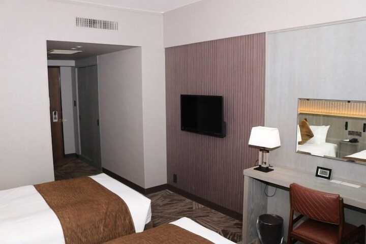 Room 16 of 46
