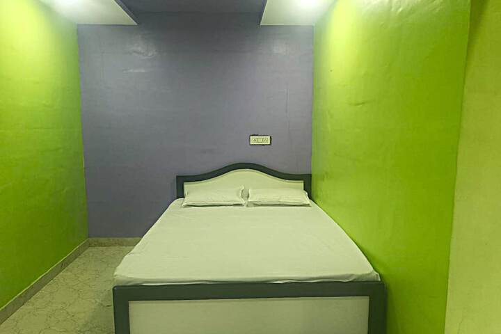 Room 15 of 25