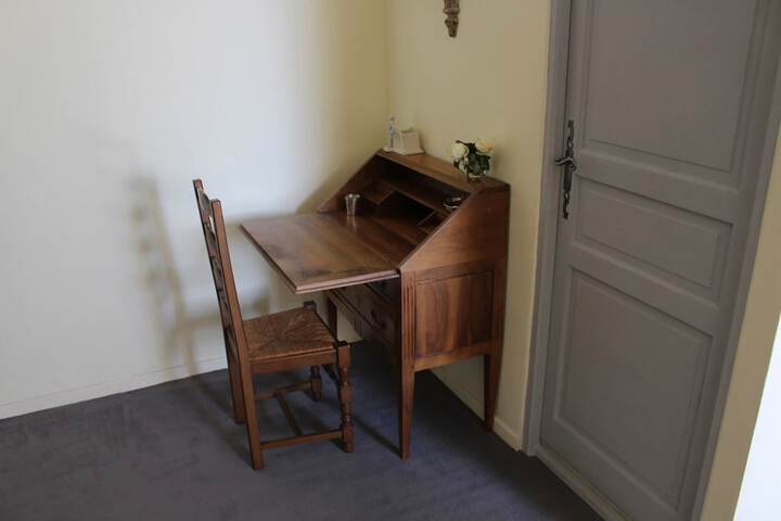 Room 6 of 52