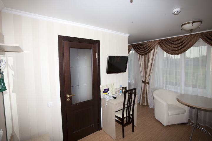 Room 14 of 93