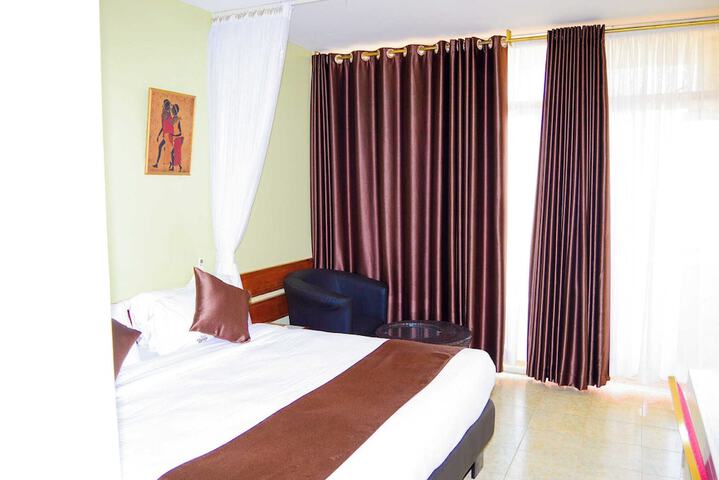 Room 25 of 114