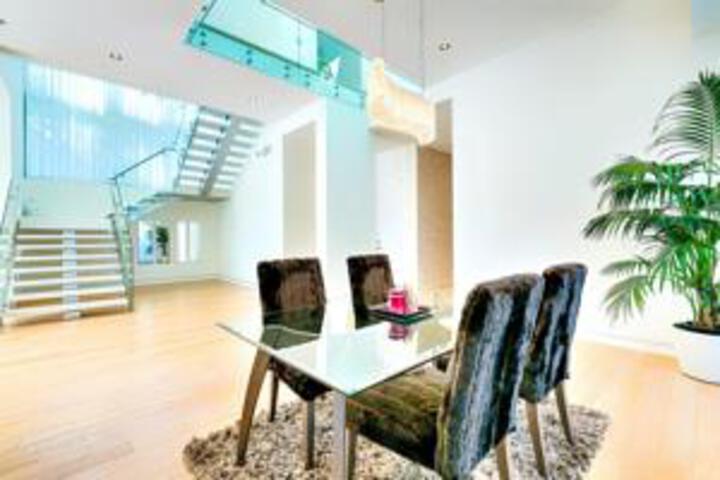1019 - West Hollywood Modern in Los Angeles, CA