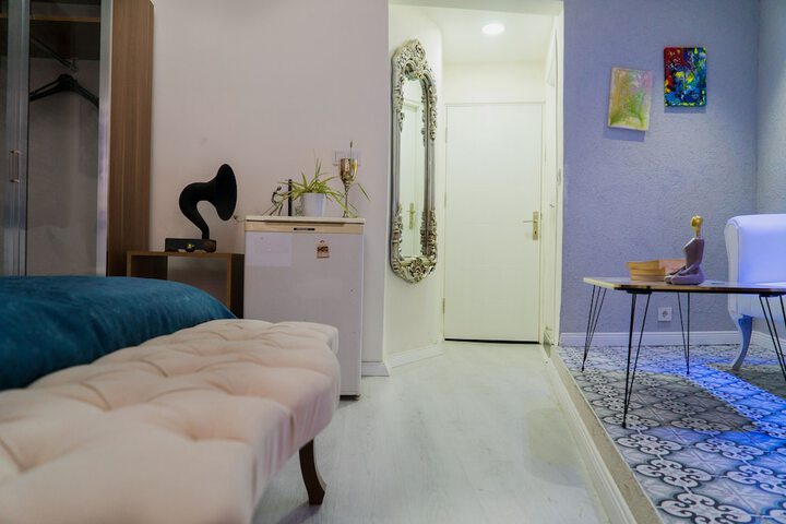 Room 33 of 50