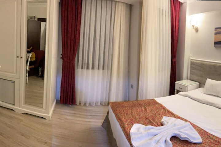 Room 37 of 66