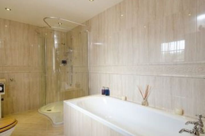 Room 3 of 22