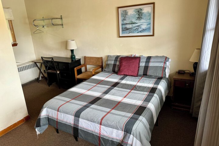 1 Double Bed (1 of 14)