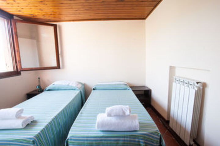 Room 169 of 320