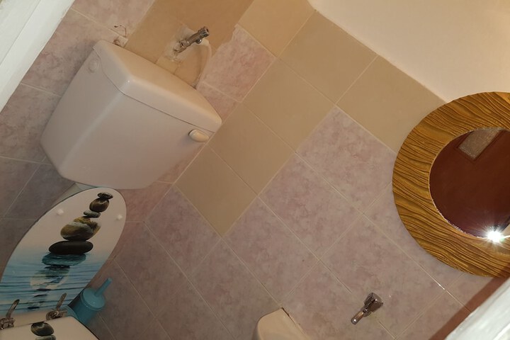 Room 14 of 16