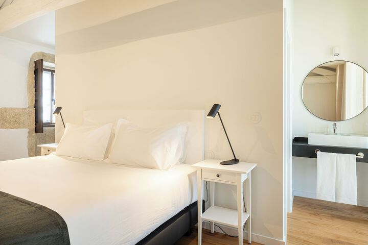 Room 43 of 100