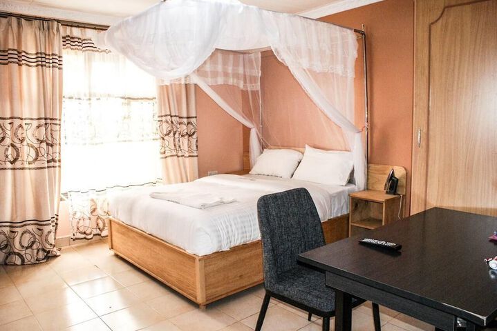 Room 3 of 12
