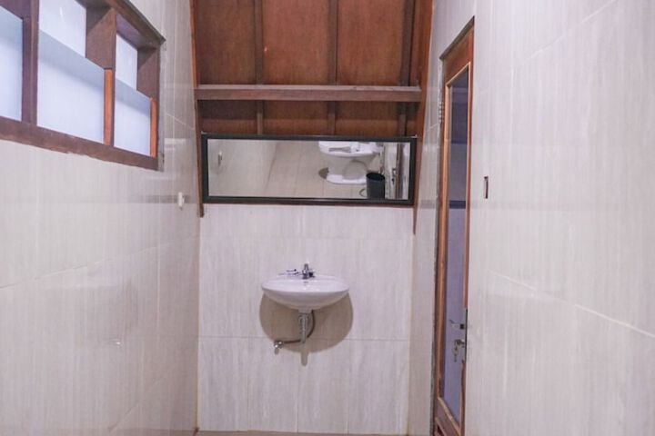 Room 104 of 188