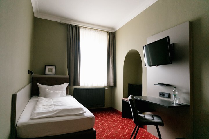 Room 21 of 50