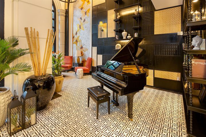 Hotel Lobby