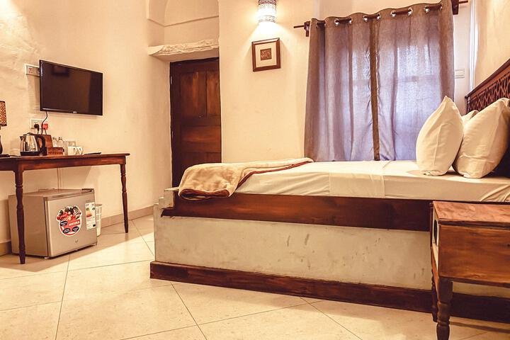 Room 12 of 91