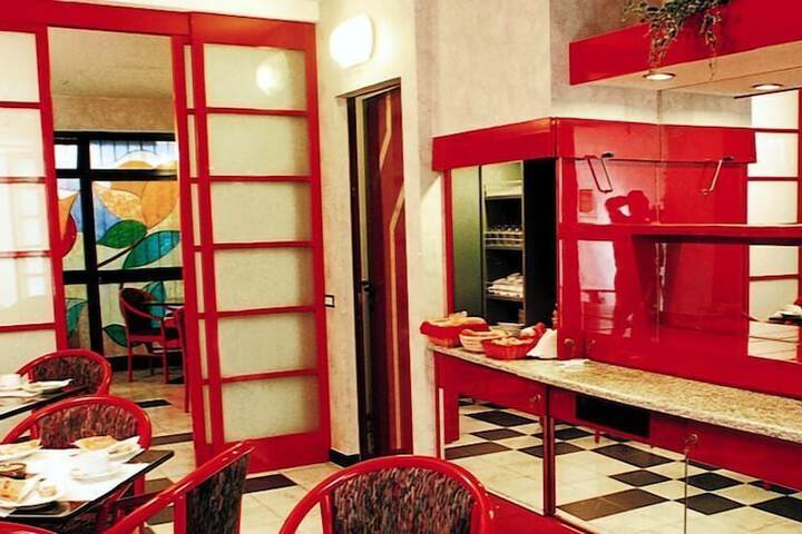Breakfast area