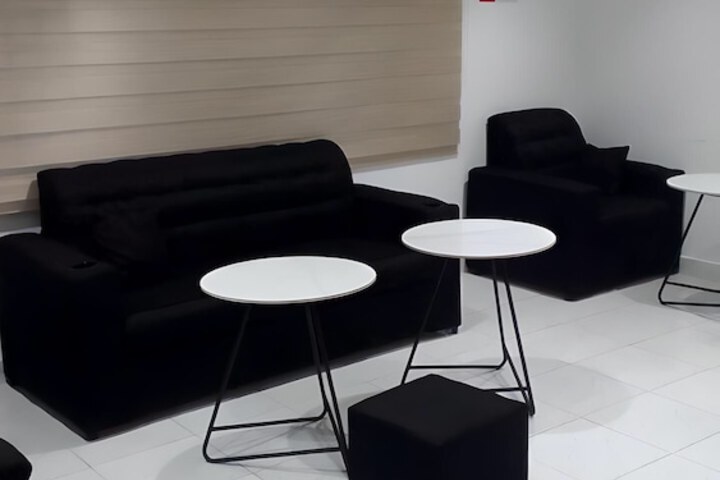 Room 10 of 38