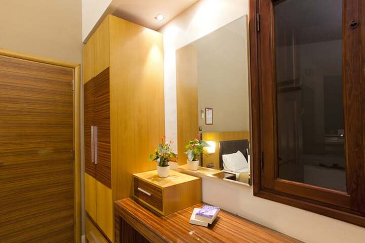 Room 6 of 38