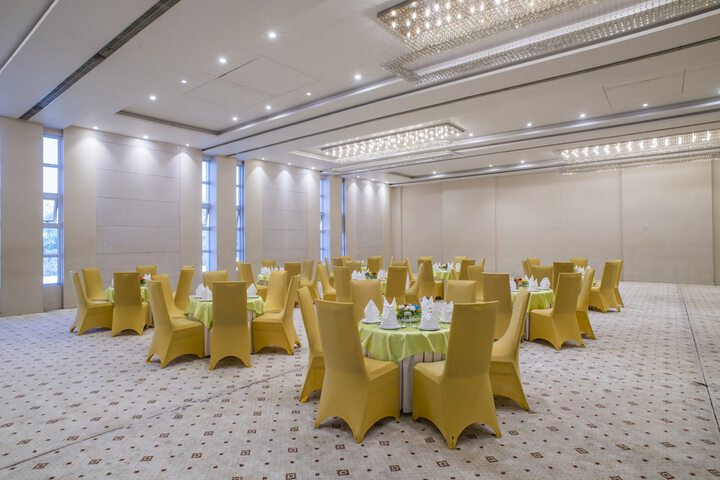 Ballroom/Hall 46 of 55
