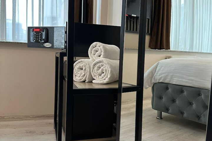 Room 19 of 38