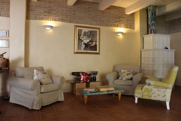 Hotel Interior 4 of 32