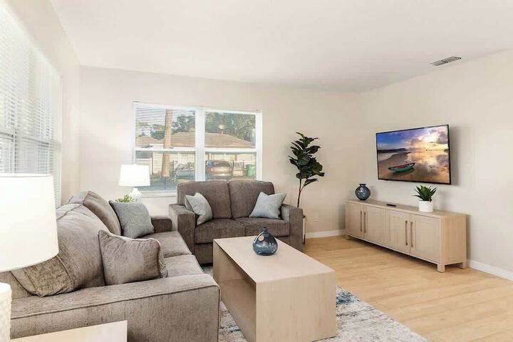 Spacious Duplex Zephyrhills #2