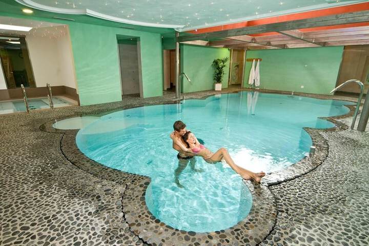 Pool Hotel