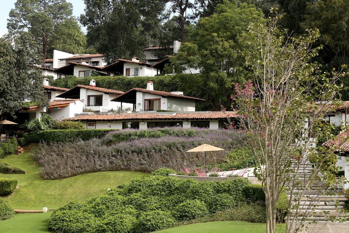 Hotel Exterior 119 of 131