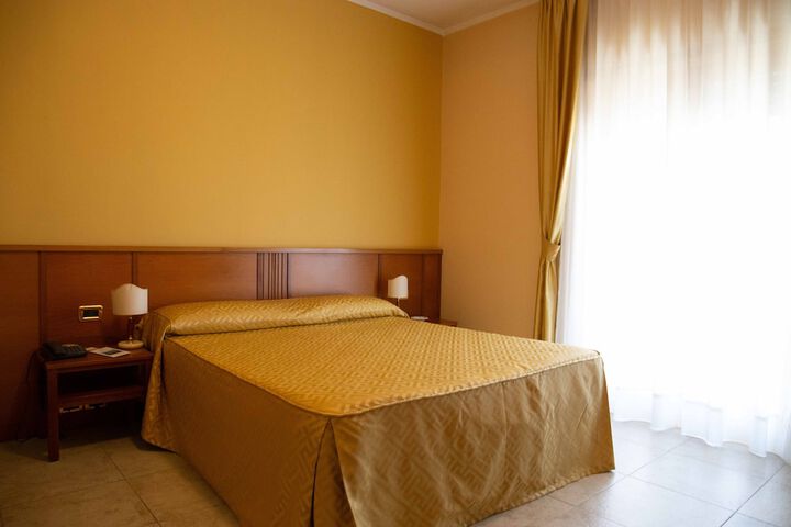 Room 9 of 48