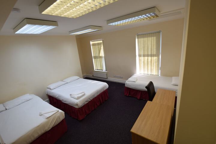 Room 6 of 32