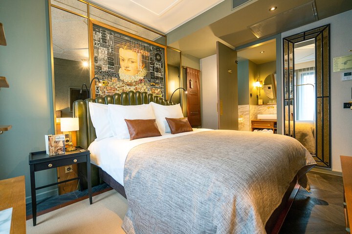 Room 28 of 57