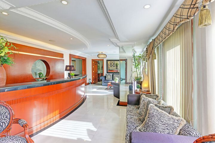Guest Lobby
