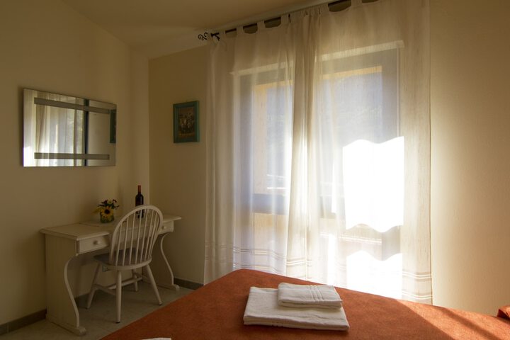 Room 6 of 34
