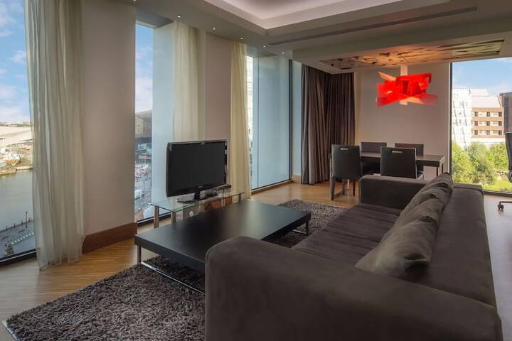 Room 28 of 90