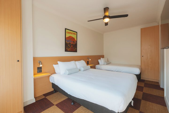 Room 34 of 167