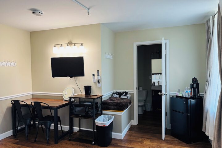 Room 33 of 58