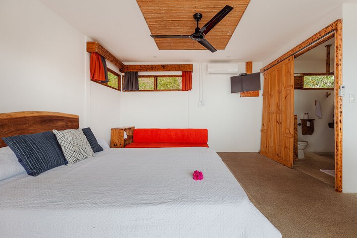 Room 6 of 37