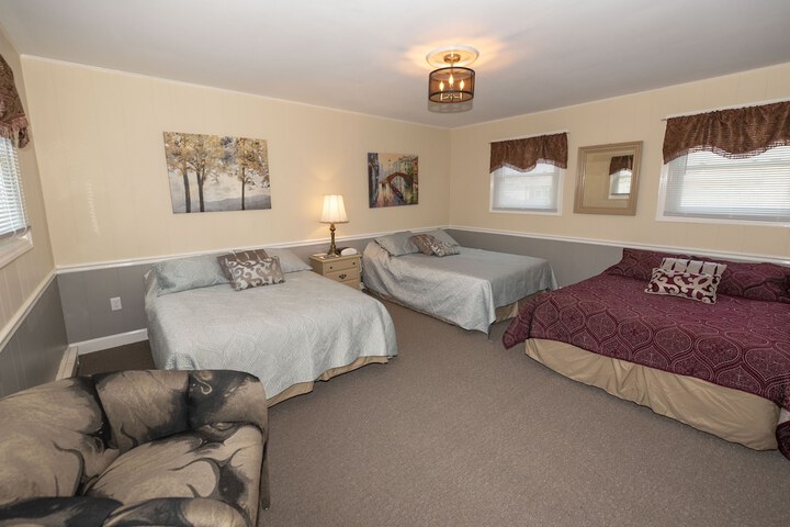 2 Double Beds (1 of 12)