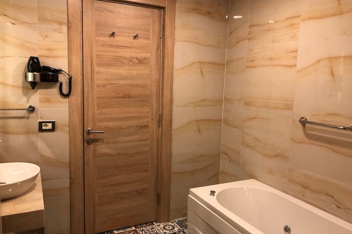 Room 16 of 41
