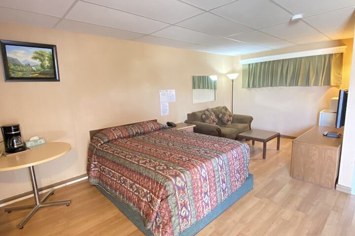 Room 3 of 12