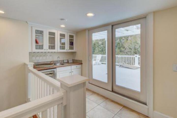 7 33rd Avenue in Isle Of Palms, SC