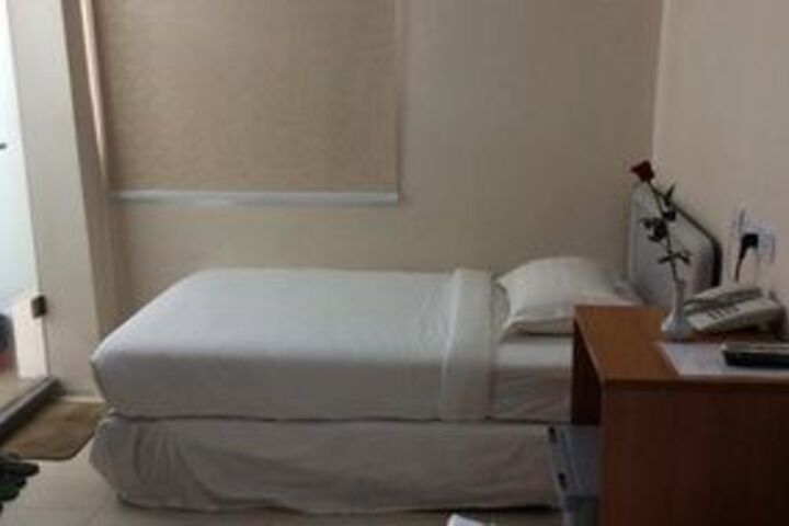 Room 9 of 23