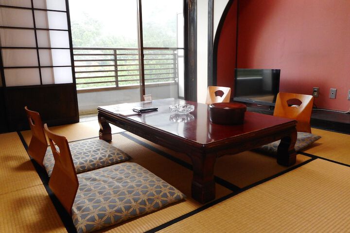 Room 13 of 44