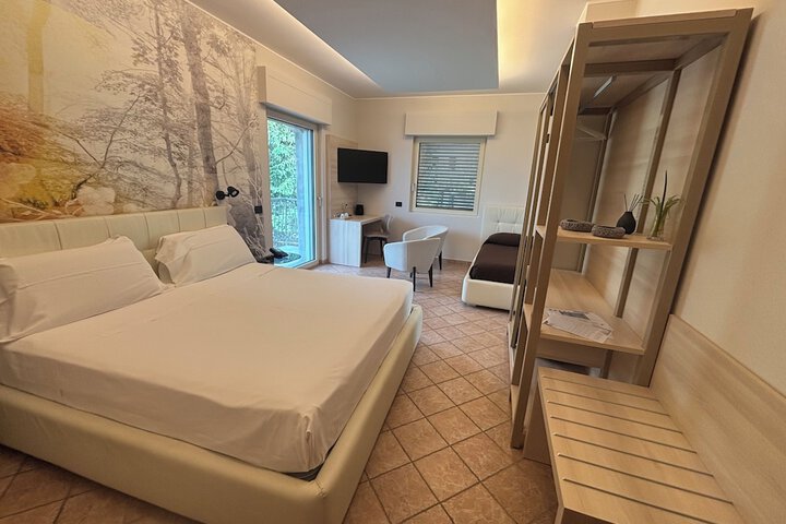 Room 7 of 13