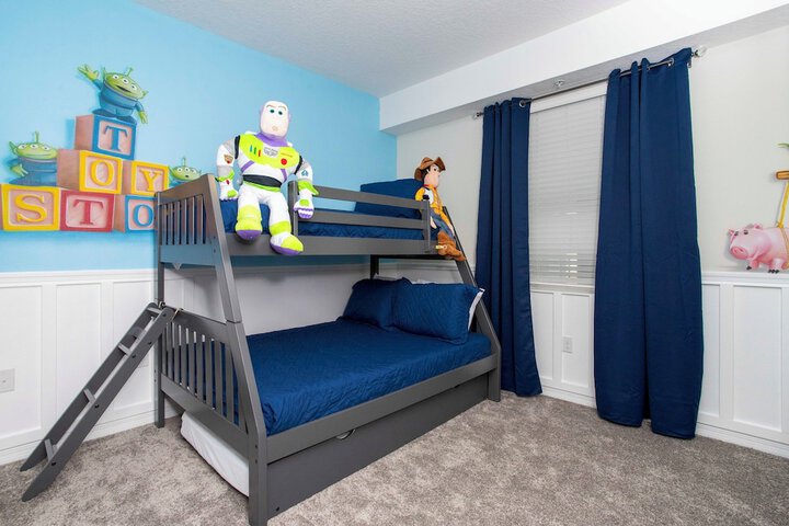Room 33 of 55