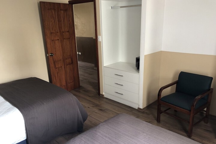 Room 17 of 102