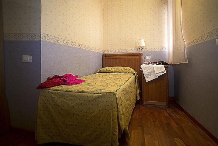Room 55 of 142